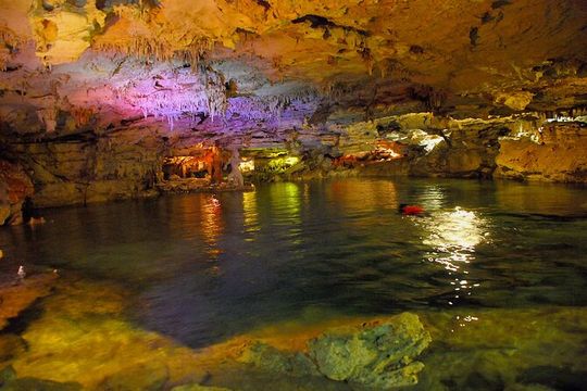 Experience this tour to Tulum, an artistic picture spot and cenotes adventure.