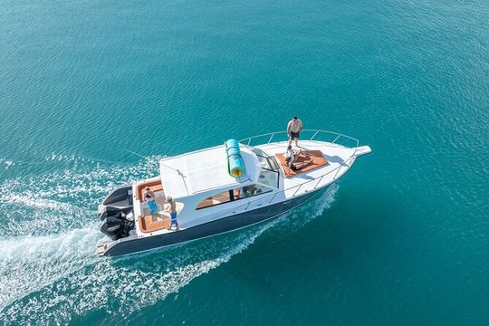 Exclusive Isla Mujeres and Cancun Private Yacht Tour