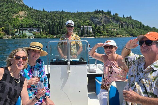 Private Boat Tour to Isola del Garda with Wine and Food Tasting