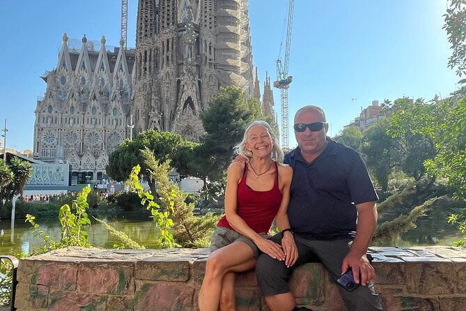 Sagrada Familia Tour with Expert Guide: Private & Small-Group