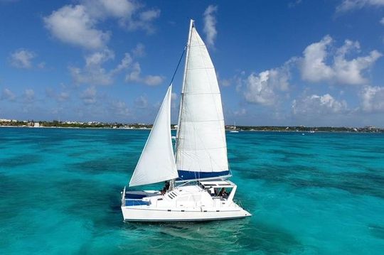 Catamaran Sailing Experience & Snorkeling Tour to Isla Mujeres