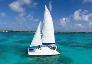 Catamaran Sailing Experience & Snorkeling Tour to Isla Mujeres