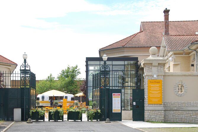 Private Guided Tour in Champagne from Paris, Veuve Clicquot visit
