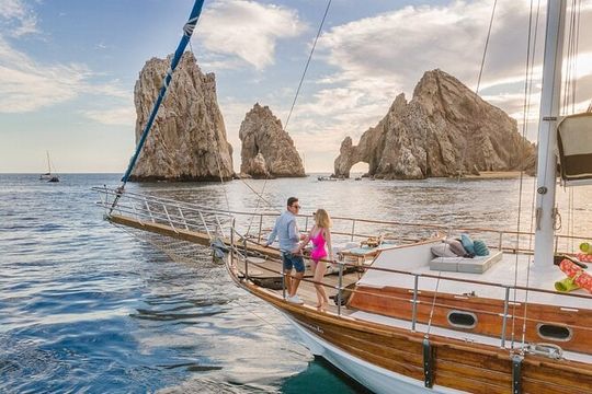 Romantic Sailboat Sunset: Live Music, Premium Bar & Dinner -Cabos