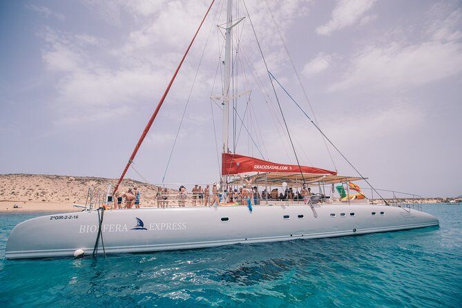 Catamaran Sailing Day To La Graciosa with Lunch