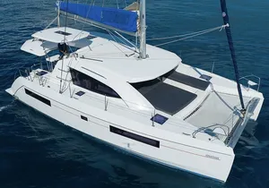 8-Hour Private 40' Cat 2 Stop to Cozumel, Food, Drinks & Snorkel