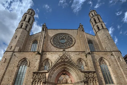 Santa Maria del Mar: Guided Tour with Exclusive Rooftop Access