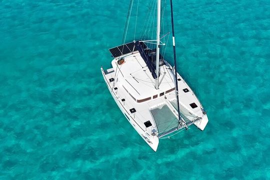 Catamaran to Isla Mujeres! Party & Luxury Beach Club from Cancun