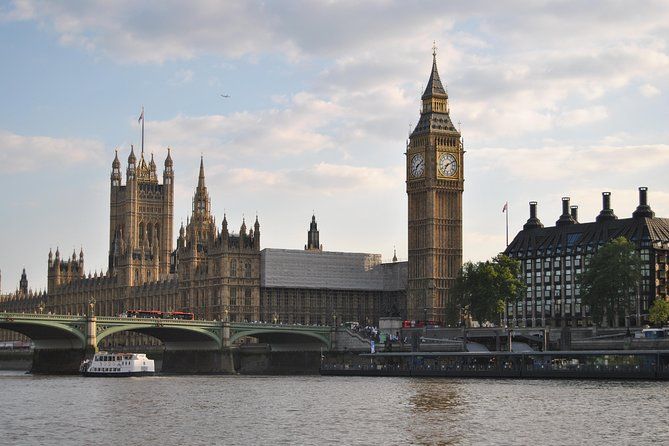 Private Tour: Chauffeur-Driven Sightseeing Tour of London