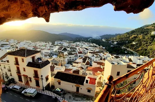 Ojen private walking tour by Tours in Malaga