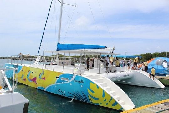 Shared Catamaran Isla Mujeres with Snorkeling & Beach Club-Joluga
