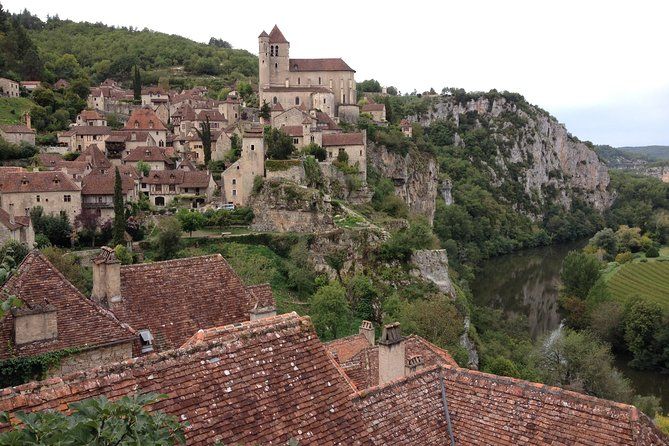 St Cirq LaPopie and Pech Merle Cavern Tour from Toulouse