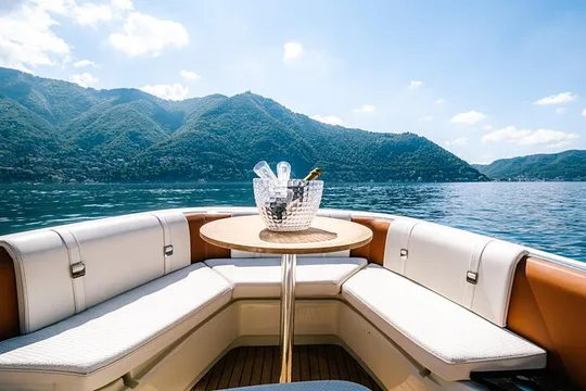 1H Luxury Cruise Como Lake Tender Yacht Invictus 9 Pax