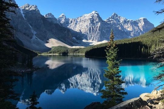 Banff/Canmore Moraine Lake & Lake Louise– Hike, Canoe or Sightsee