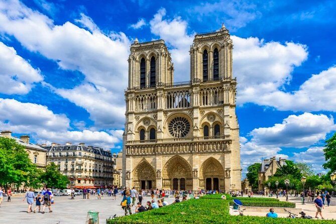 Louvre (no ticket) & Big Paris City Walking Tour with Audioguide
