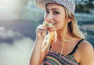 Eat 4 New York Foods and See 30 Sights Walking Tour