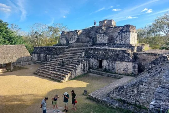 Private guide service in the archaeological zone of Ek Balam