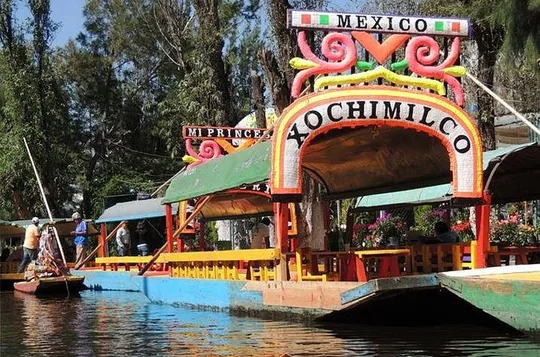 Xochimilco, Coyoacan, UNAM and panoramic view of Casa Frida Kahlo