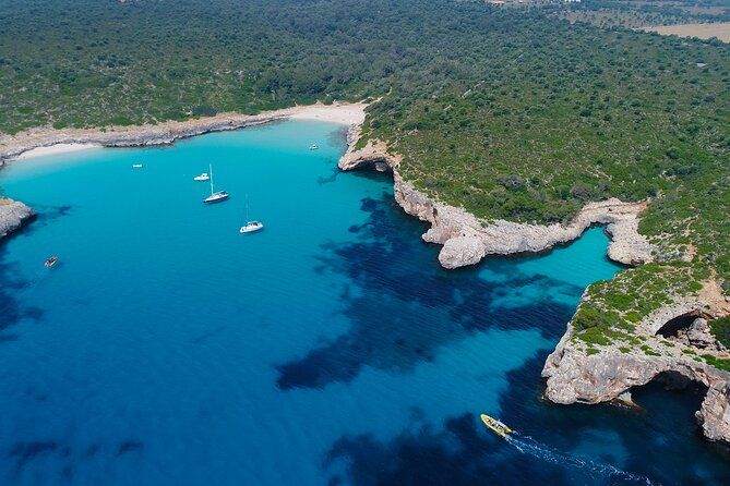 Snorkeling in the Natural Park of Mallorca by boat