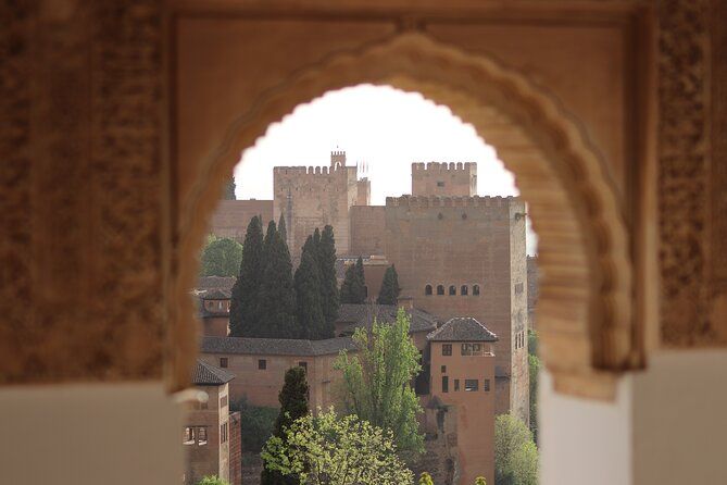 Alhambra Exclusive Tour with Tickets