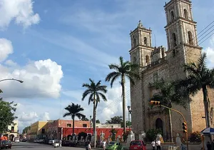 Discover Chichén Itzá & a Sacred Cenote. Lunch and transportation included.