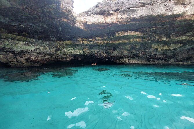 Adventure to the caves by canoe