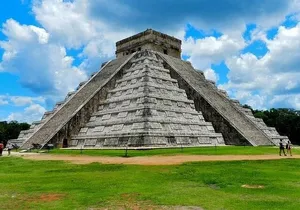 Private Chichen Itza Early Morning Archaeological Tour