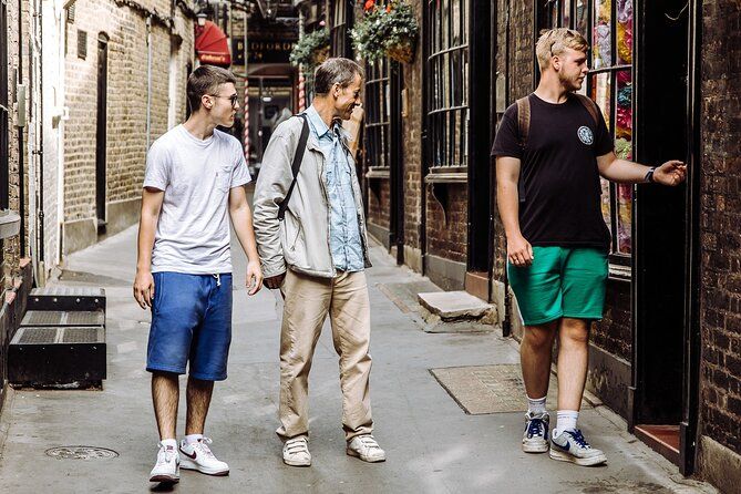 London Historic Pub Tour with a Local Tailored to Your Interests & Tastes