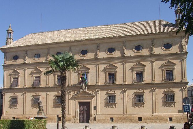 Guided tour of Úbeda with tickets Chapel Salvador and Sail Cobos
