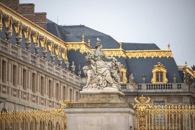 8 hours Paris tour with Versailles Saint Germain des pres and Dinner cruise