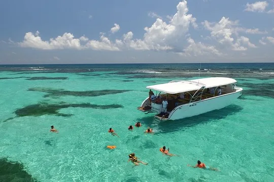 2 Islands Tour - Isla Contoy and Isla Mujeres from Playa del Carmen