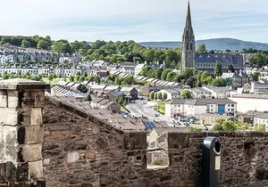 Derrie Danders: Highlights of the Walled City a Self-Guided Audio Tour