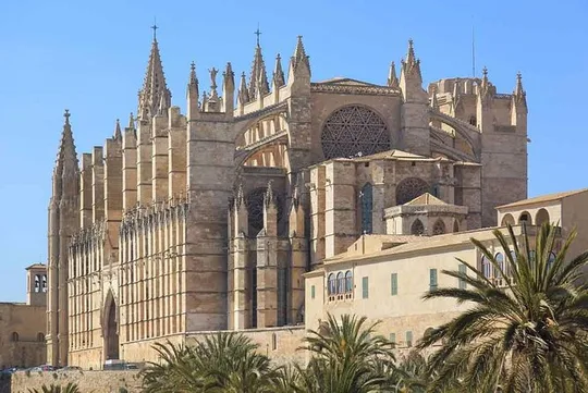 Private 4-hour tour of Palma de Mallorca w/ driver & guide (Hotel/port pick up)