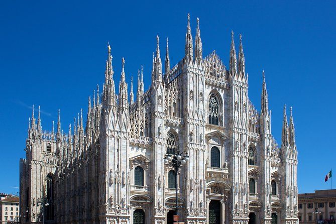 Milan Private Tour with Duomo Entry and Hotel Pick up