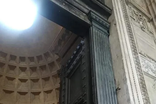 Pantheon: The Iconic Ancient Roman Temple – Semi-Private Tour