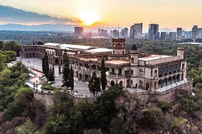 PRIVATE Tour Downtown & Anthropology Museum & Chapultepec Castle