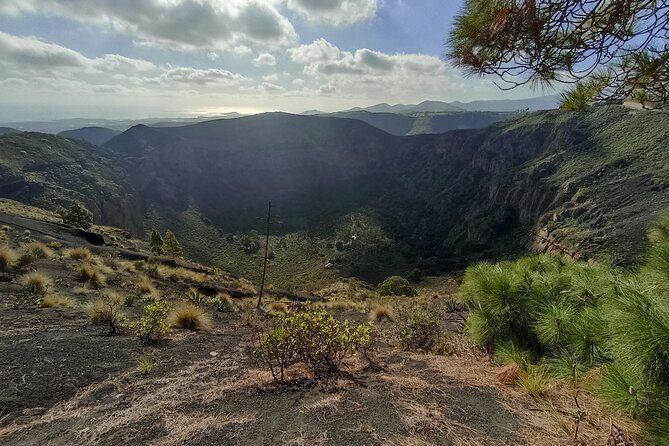 Gran Canaria Premium Tour: Volcanoes and Wine for cruisers