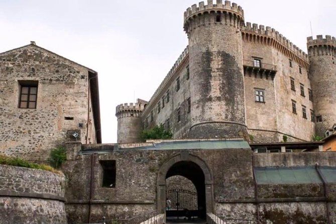 Castles and Lakes Port Tour (Driver Only/Self Touring)