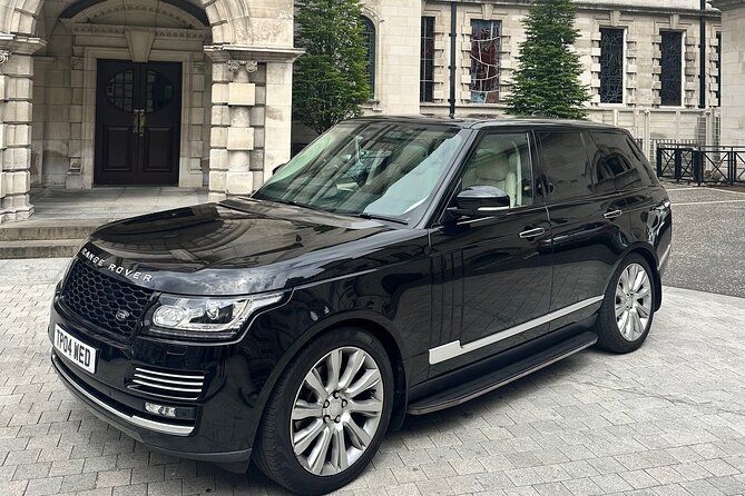 4-Hour Private Tour: Discover The Best of Belfast in Luxury SUV
