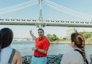 Brooklyn Bridge, Brooklyn Heights & DUMBO Walking Tour