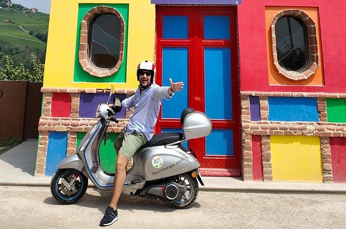 Vespa-tur i Langhe med vingårdsbesøk og lunsj