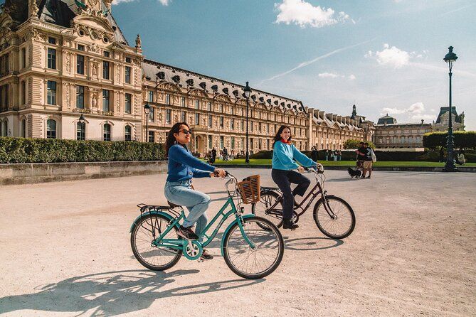 Explore Paris Highlights by Bike