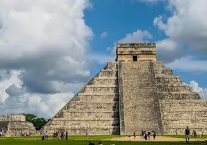 Small group tour to Chichen Itza early access + Cenote + Coba