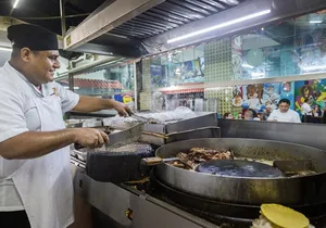 Cancun Local Experience: Taco and Beer Food Tour