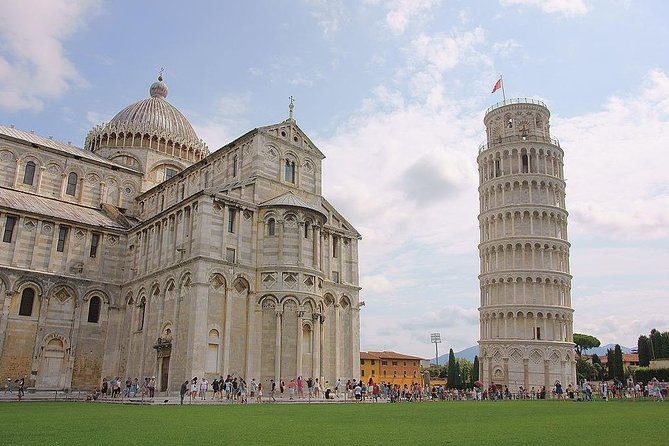 Private Day Trip from Florence to Pisa, Lucca and Vinci