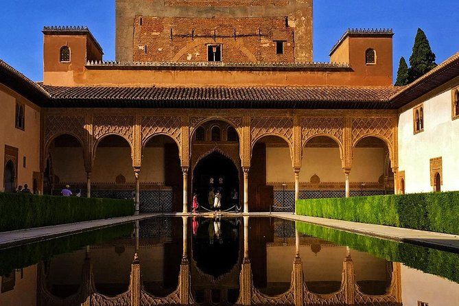 Alhambra & Nasrid Palaces Private Tour with Entry Tickets