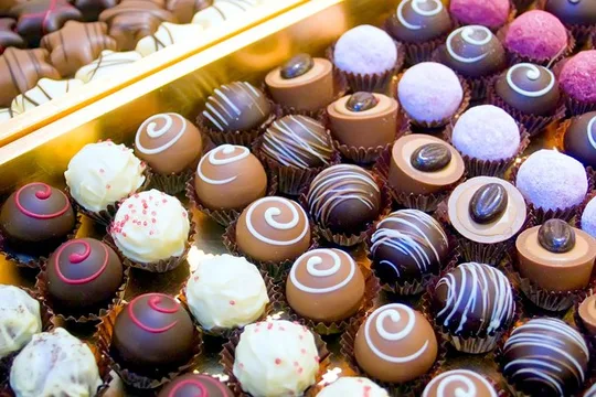 Paris Food Tour Small Group Gourmet with Lunch and Wine Tasting
