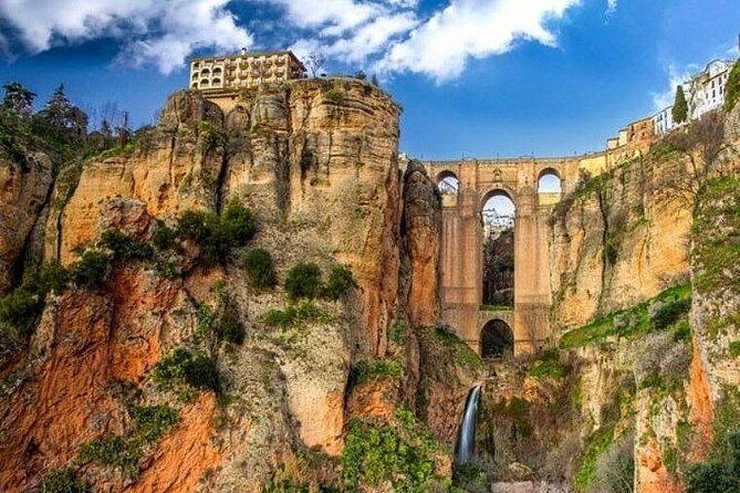 Full Day Private Tour to Ronda and Marbella from Málaga