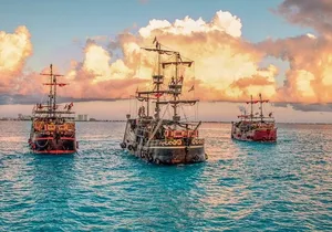 Dinner & Live Pirate Fight from Cancun