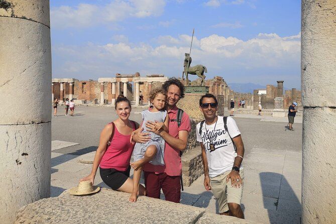 Pompeii and Herculaneum with archaeologist, private visit!!!